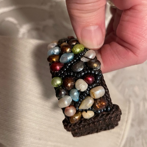 Handcrafted cuff bracelet with multi colored pearl-like beads - Picture 5 of 6